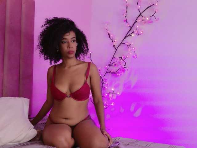 Kimmiie live cam on BongaCams