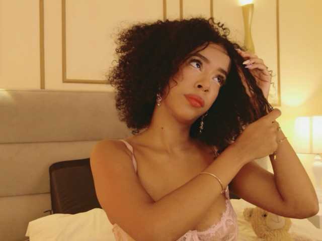 Kimmiie live cam on BongaCams