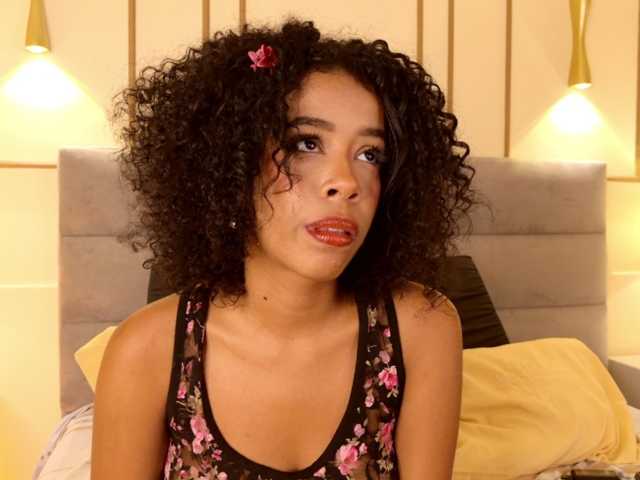 Kimmiie live cam on BongaCams