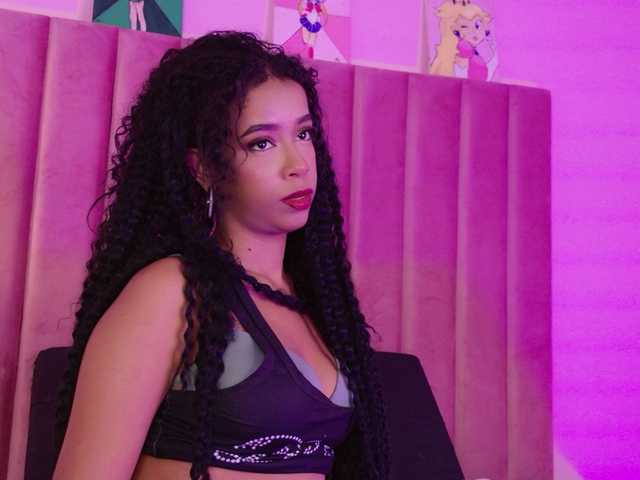 Kimmiie live cam on BongaCams