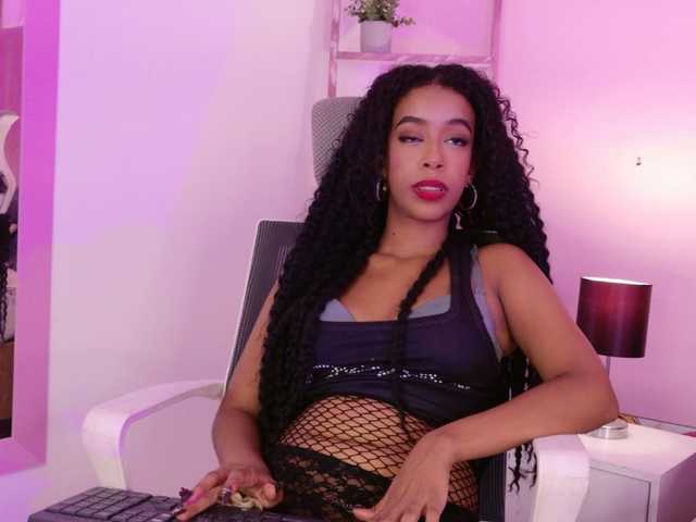 Kimmiie live cam on BongaCams