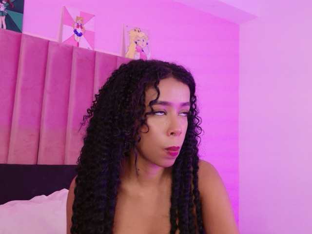Kimmiie live cam on BongaCams