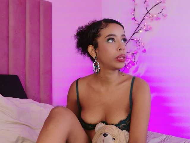 Kimmiie live cam on BongaCams