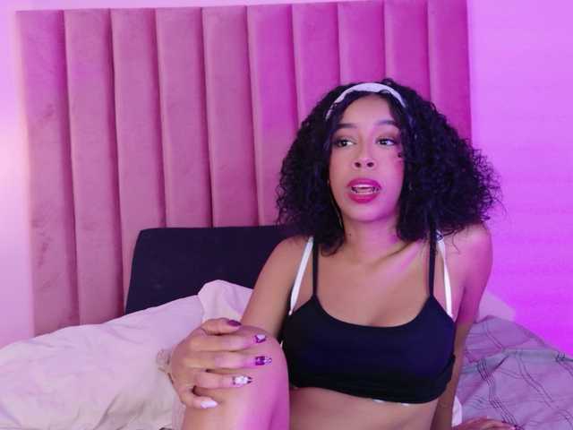 Kimmiie live webcam show