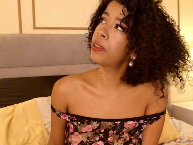 Kimmiie live cam on BongaCams