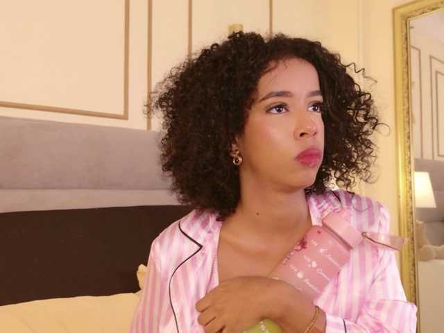 Kimmiie live cam on BongaCams