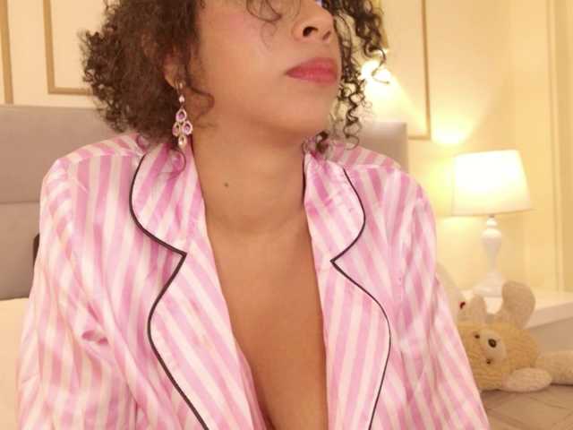 Kimmiie live cam on BongaCams