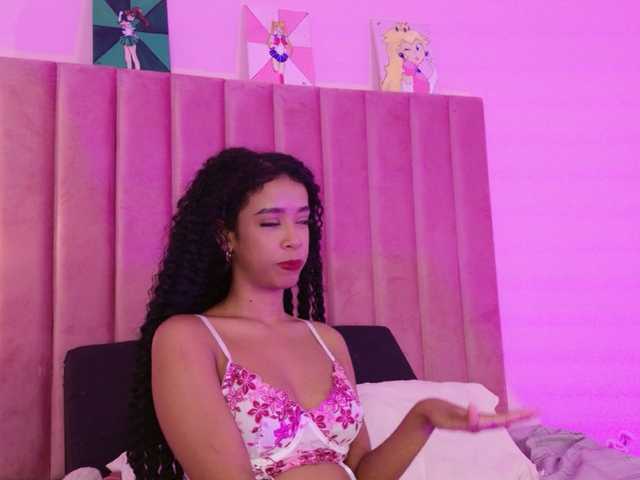 Kimmiie live cam on BongaCams