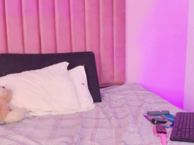 Kimmiie live cam on BongaCams