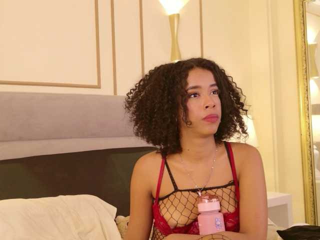 Kimmiie live cam on BongaCams