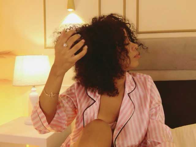 Kimmiie live cam on BongaCams
