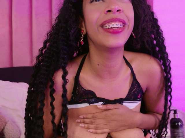 Kimmiie live cam on BongaCams