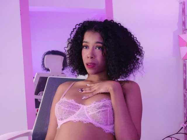 Kimmiie live cam on BongaCams