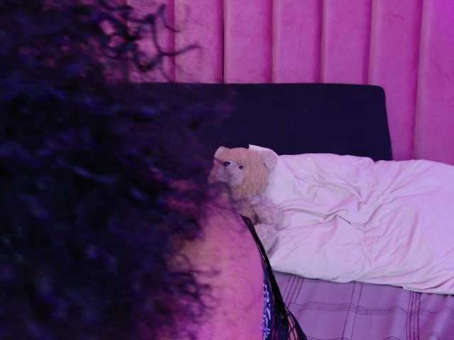 Kimmiie live webcam show