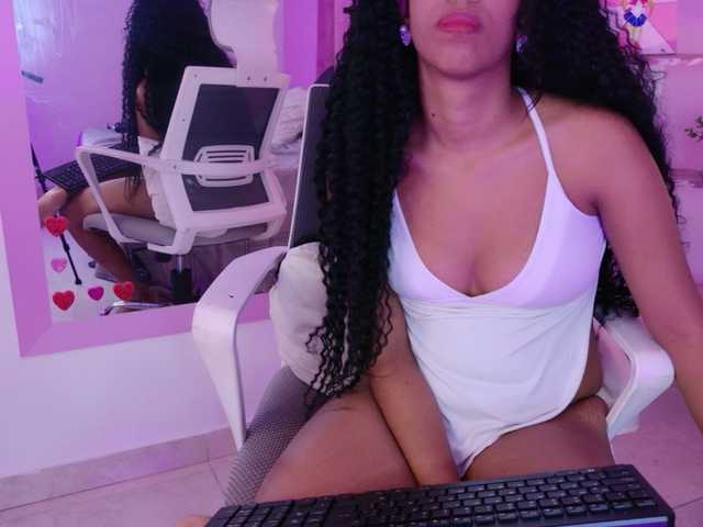 Kimmiie live cam on BongaCams