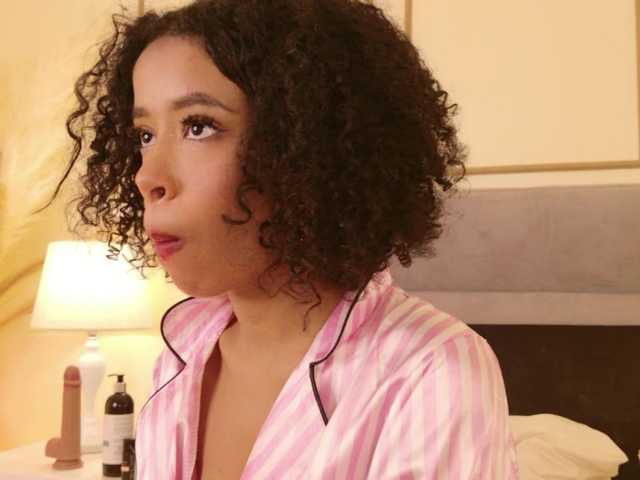 Kimmiie live cam on BongaCams