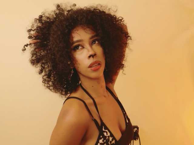 Kimmiie live cam on BongaCams