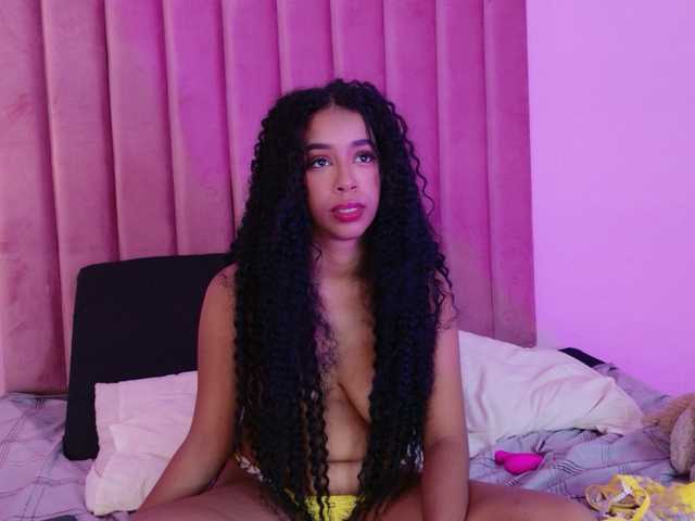 Kimmiie live cam on BongaCams