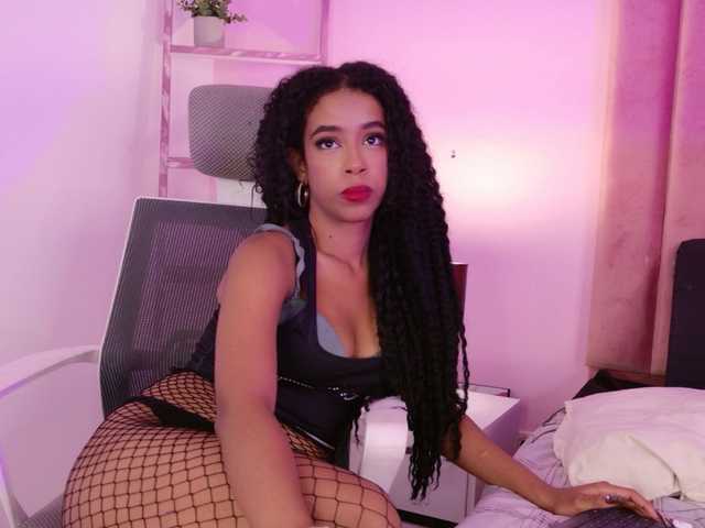 Kimmiie live cam on BongaCams