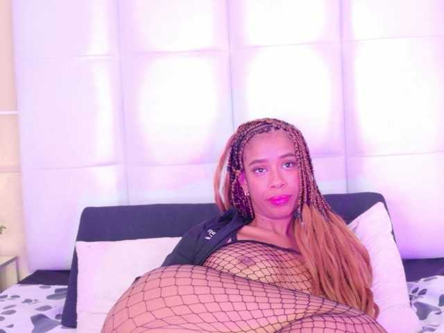 Kimmiie live cam on BongaCams