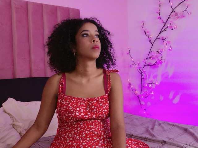 Kimmiie live cam on BongaCams