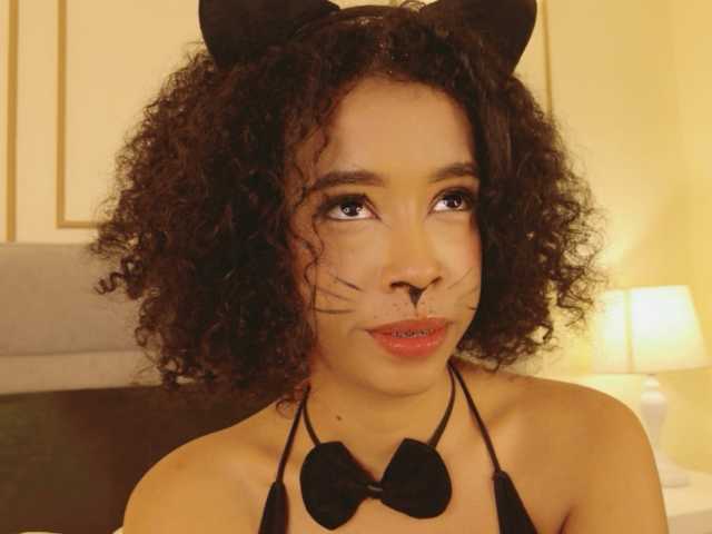 Kimmiie live cam on BongaCams