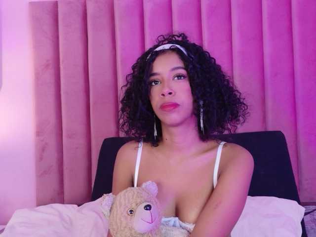 Kimmiie live cam on BongaCams
