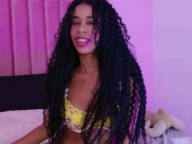 Kimmiie Live Webcam on BongaCams