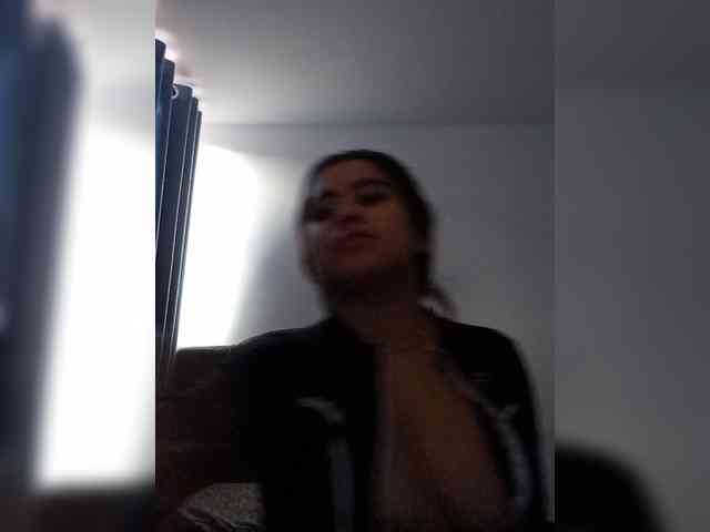 Anyi3903 Live Webcam on BongaCams