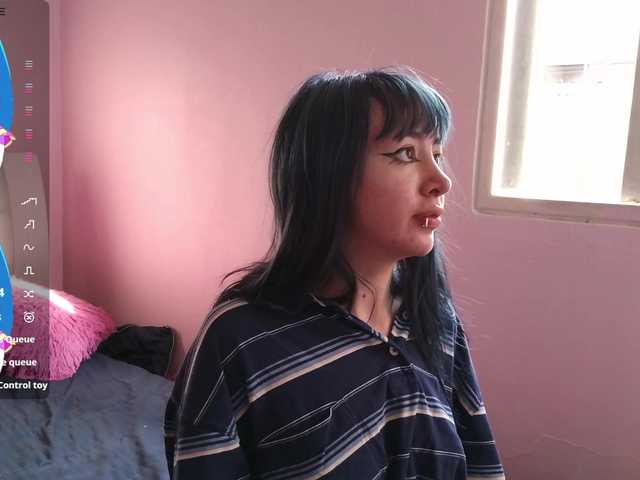 Madewithhell live cam on BongaCams