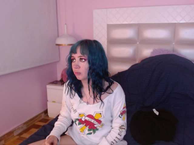 Madewithhell live cam on BongaCams