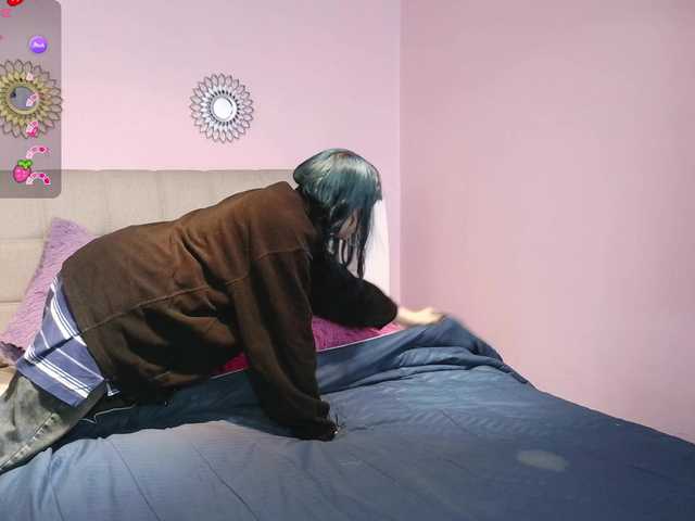 Madewithhell live cam on BongaCams