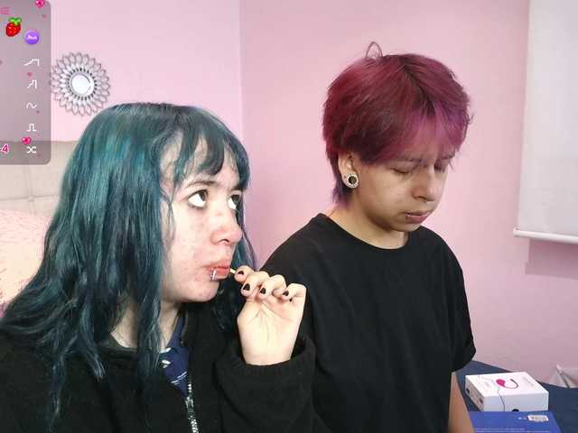 Madewithhell live cam on BongaCams