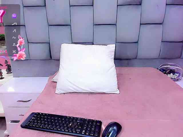 Baddinnerr Sex Cam Show