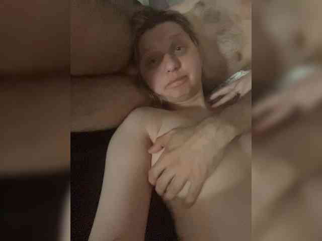 Ten model jest teraz na żywo. BunnyGoddess911