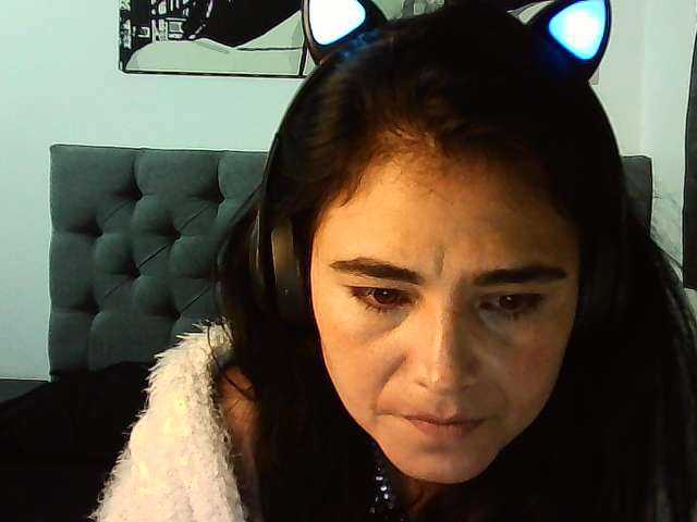 AnieRouse live cam on BongaCams