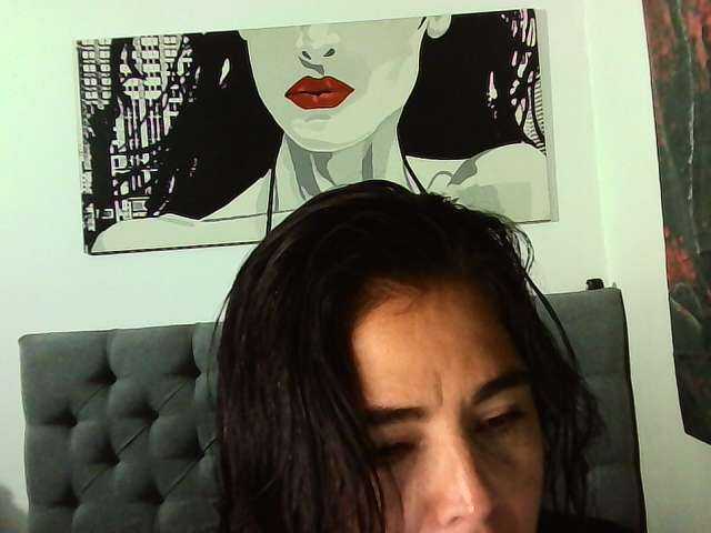 AnieRouse live cam on BongaCams