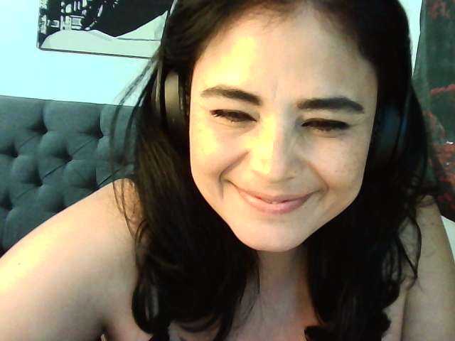 AnieRouse live cam on BongaCams
