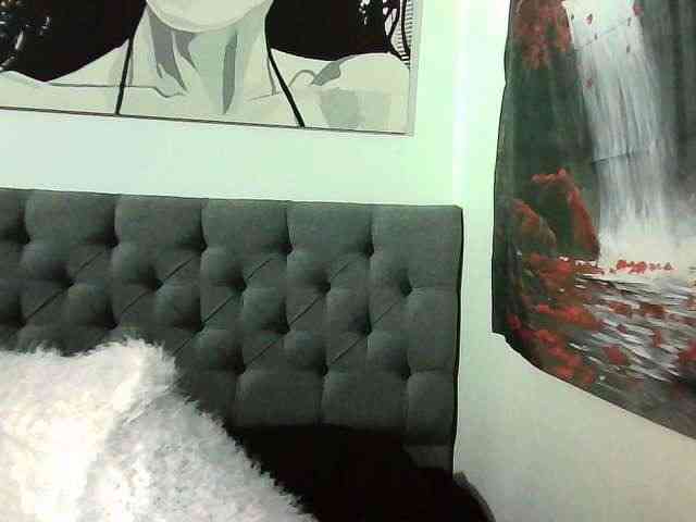 AnieRouse webcam