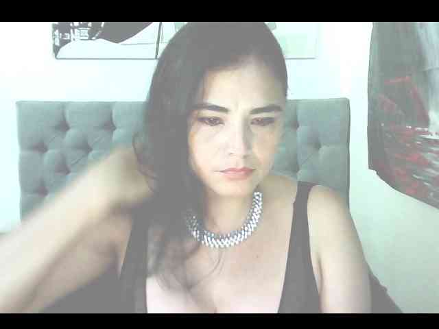 AnieRouse webcam