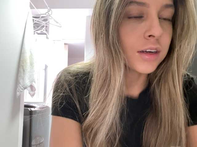 Britnyblosoom live cam on BongaCams