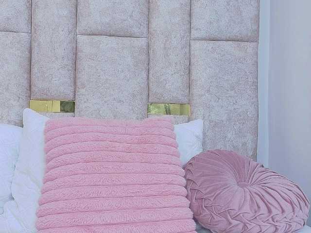 Britnyblosoom live cam on BongaCams