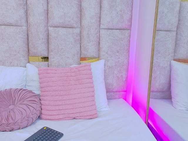 Britnyblosoom live cam on BongaCams
