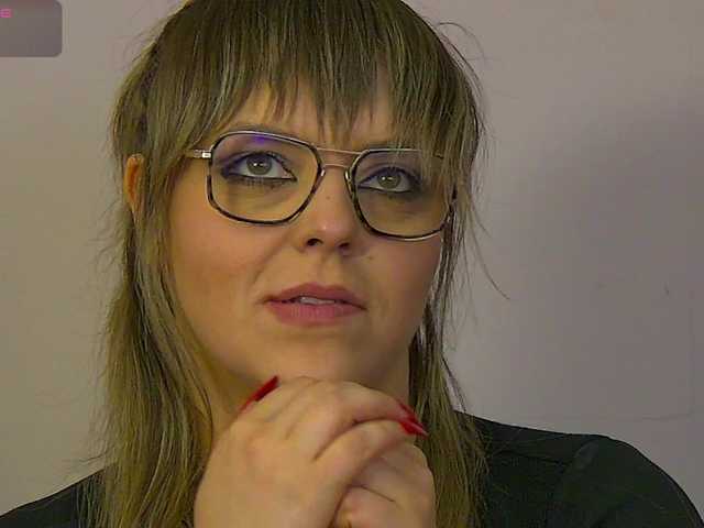 ZoeSkye live cam