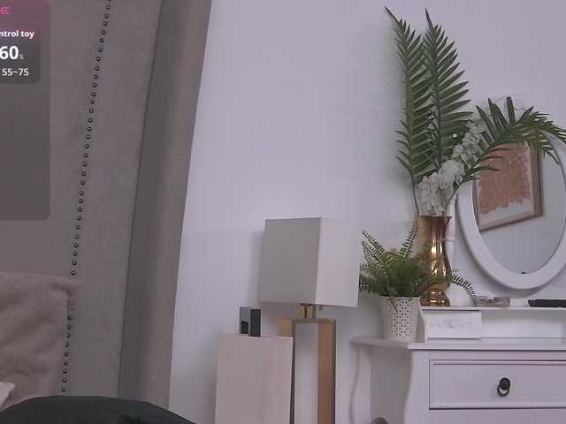 ZoeSkye live cam on BongaCams