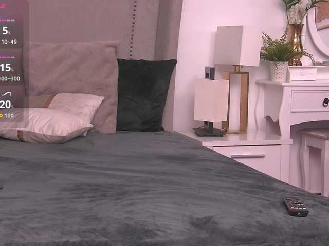 ZoeSkye live cam on BongaCams