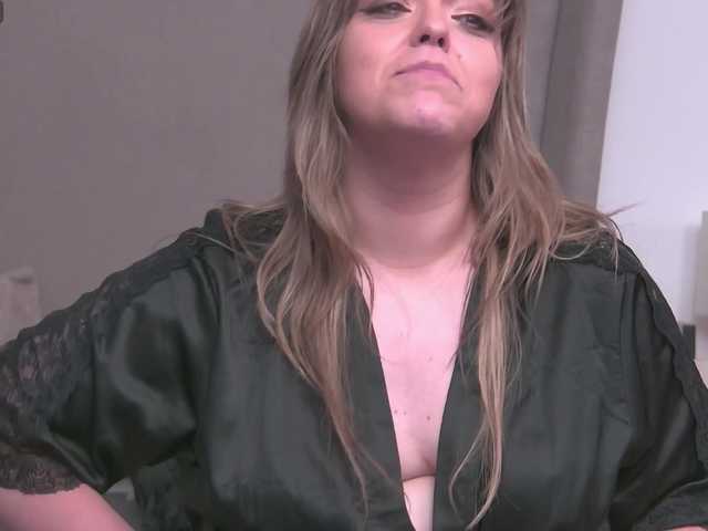 ZoeSkye live cam on BongaCams