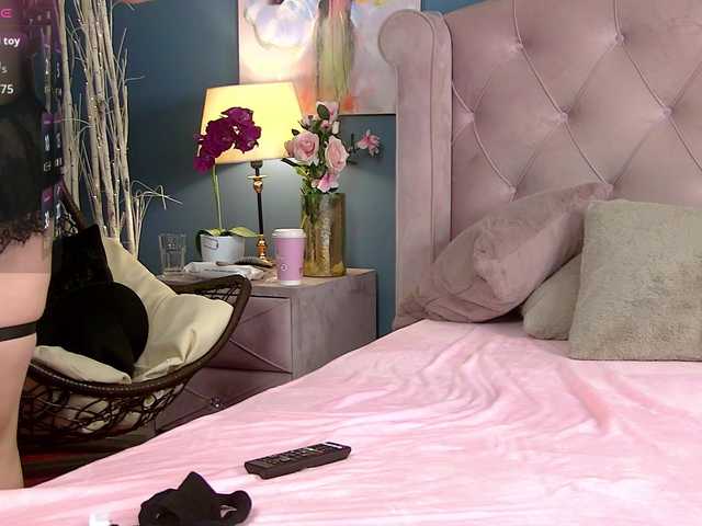 ZoeSkye live cam on BongaCams