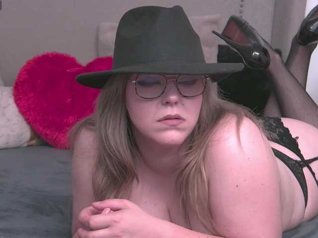 ZoeSkye live cam on BongaCams