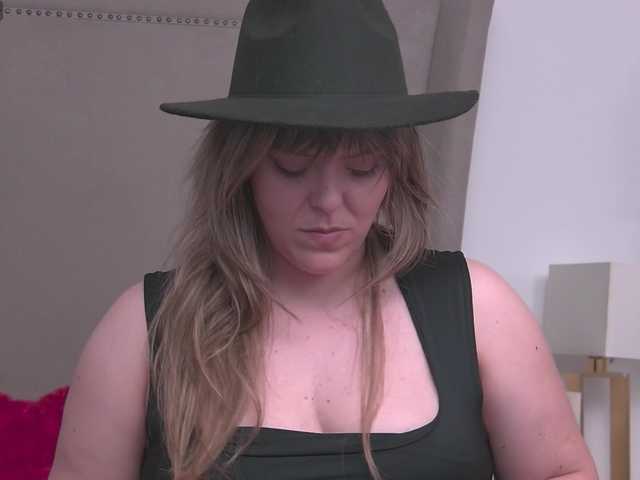 ZoeSkye live cam on BongaCams
